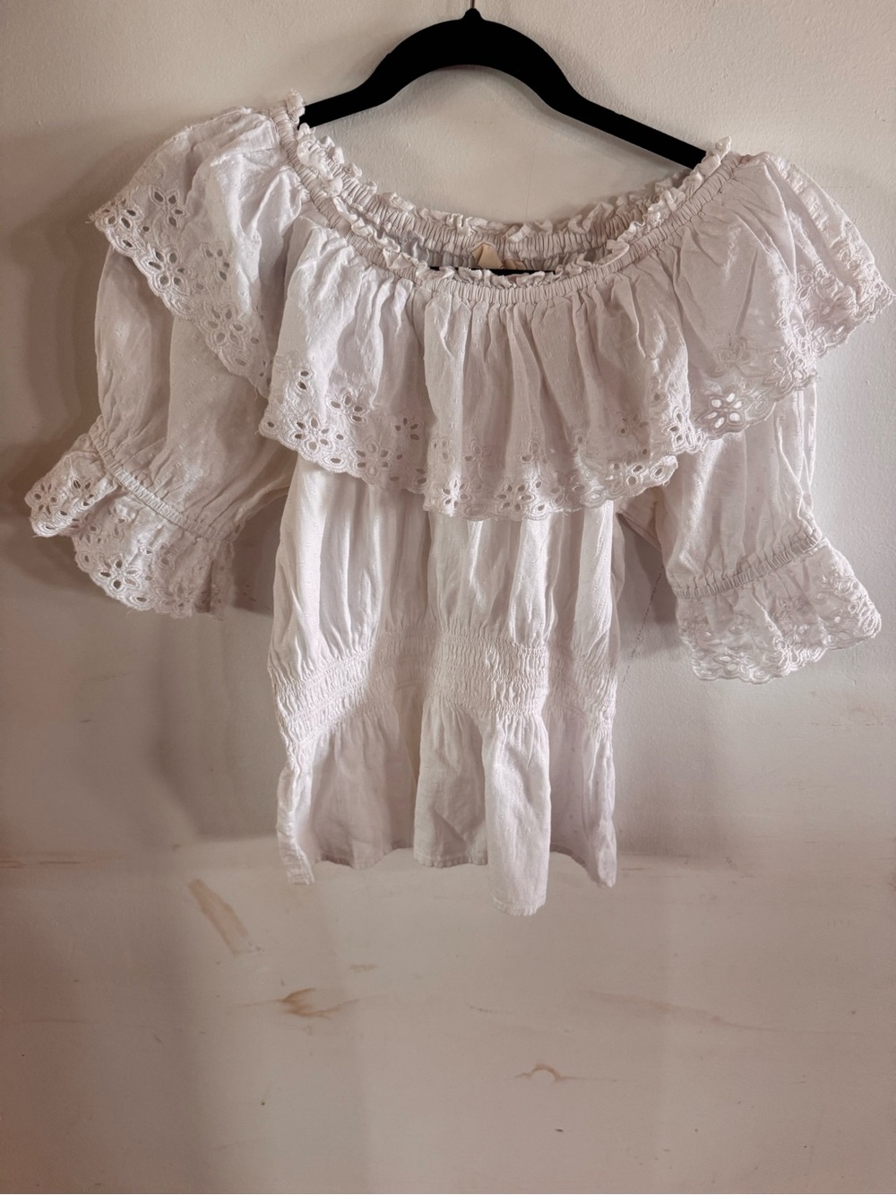 Universal Threads Women’s XS Eyelet Blouse Fiesta Romantic Prairie Summer